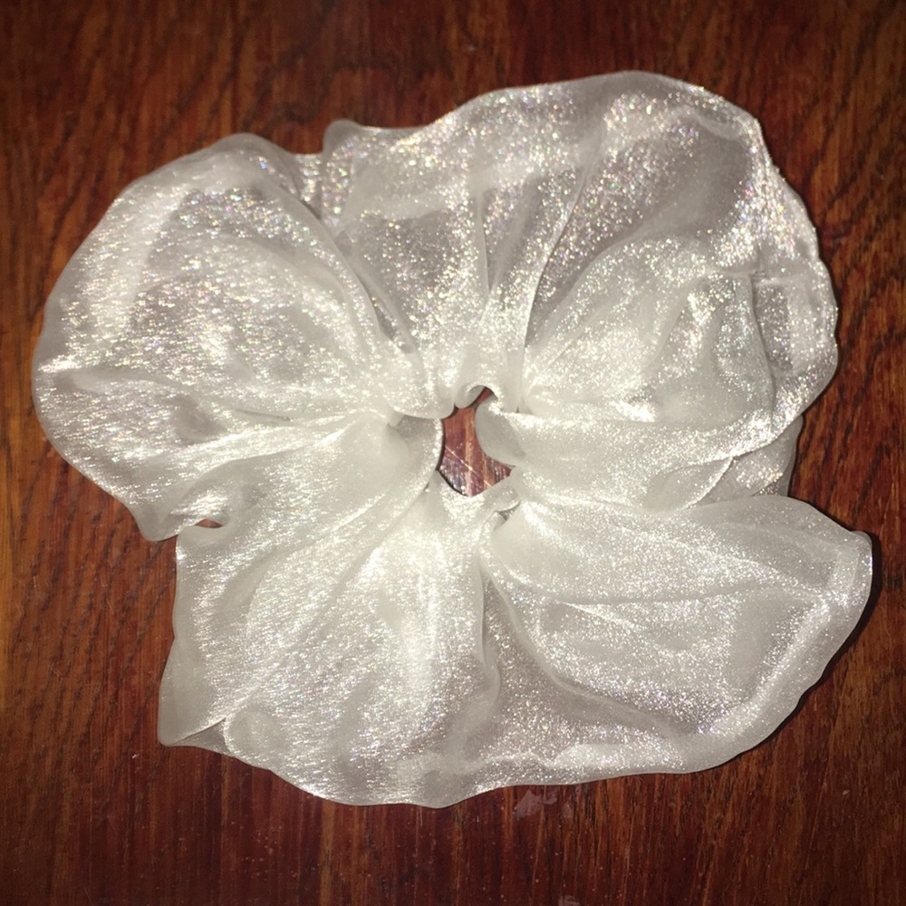 Gigant organza scrunchie